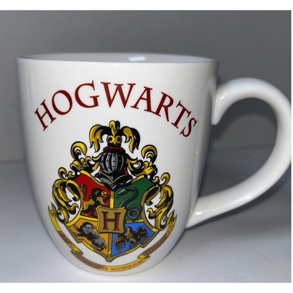 Harry Potter Hogwarts Crest 18 Oz Ceramic Mug Silver Buffalo Coffee Cup Gift